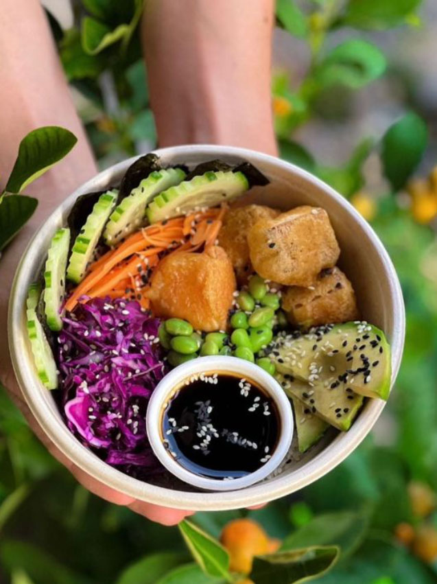 Sushi bowl s mořským tofu